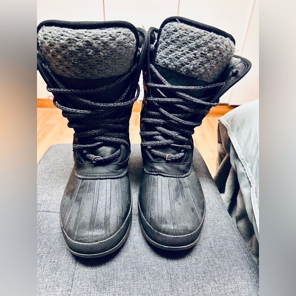 Faze women’s winter boots size 10